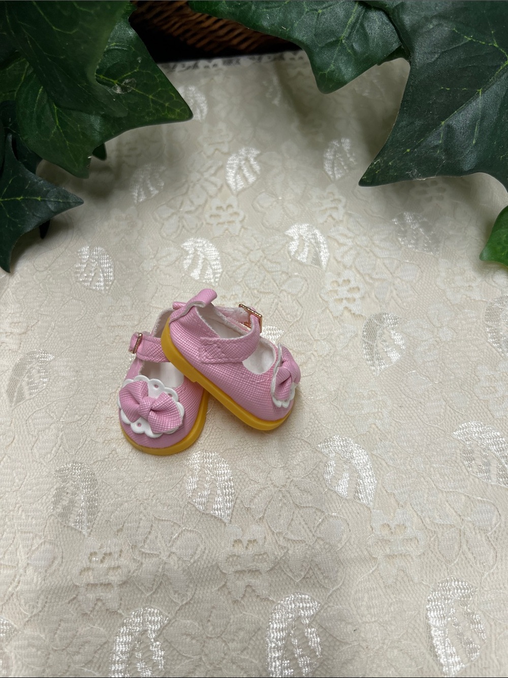 2”, 5 cm, Pink Mary Jane Shoes with Bow for 12” Dolls.